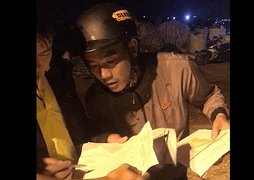 Trắng đêm bới rác tìm 29 cuốn hộ chiếu bị mất ở Đà Nẵng